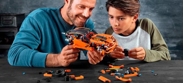 Конструктор LEGO Technic Chevrolet Corvette ZR1 42093