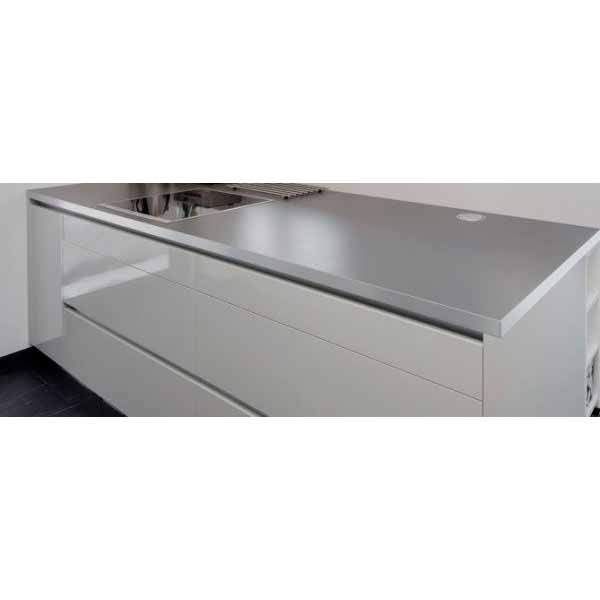 Уголок алюминиевый АЛЮПРО 15x15x1,5 мм 2500 мм с клейкой лентой орех светлый