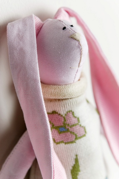 Декорация пасхальная Зайка April Она