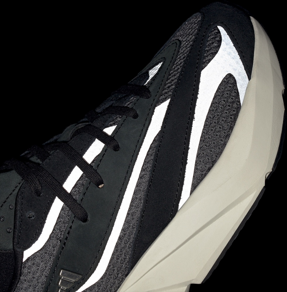 Кроссовки женские Adidas LIGHTSTRIDE JH6959 р.41 1/3 черные