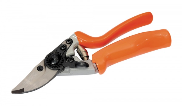 Секатор плоскостной MasterTool с поворотной ручкой 215 мм, съемное лезвие (14-6111) 