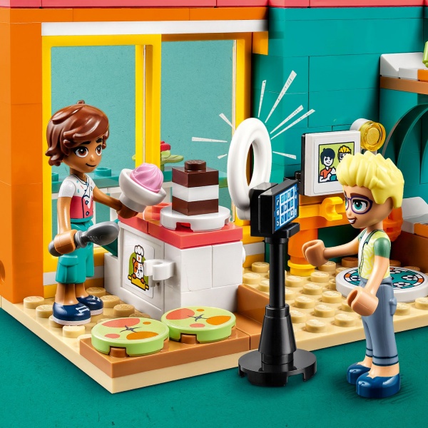 Конструктор LEGO Friends Кімната Лео 41754