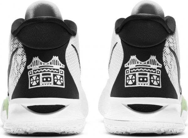 Кроссовки Nike KYRIE 7 CQ9326-100 р.US 9 белый
