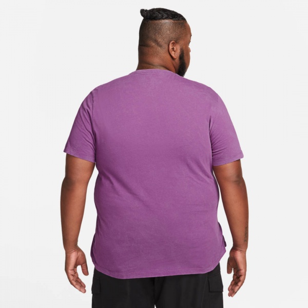 Футболка Nike M NSW TEE SALT FW WASH DZ2877-534 р.S фіолетовий