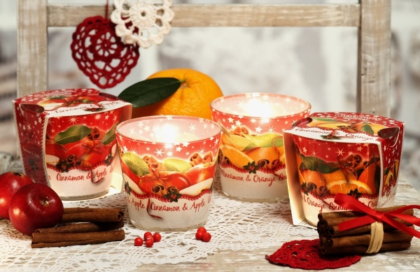 Свеча Рождественские специи Bartek Candles