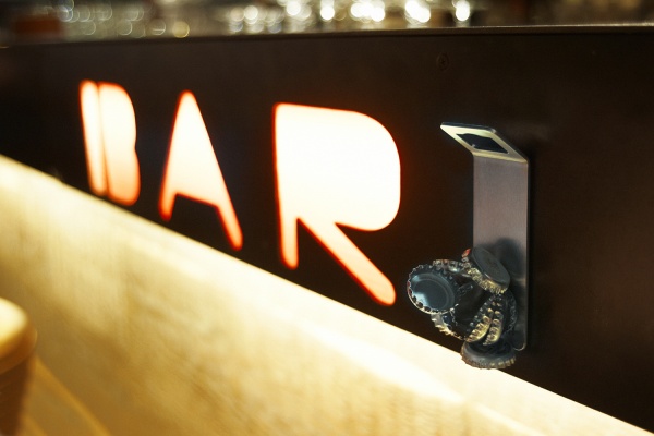 Открывалка для бутылок Johnny Catch Magnet Hoefats