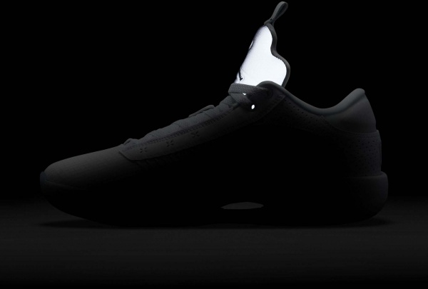 Кросівки Jordan AIR JORDAN XXXV LOW CW2460-100 р.US 8,5 білий