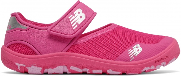 Сандалі New Balance YO208MG2 р.35,5 рожевий