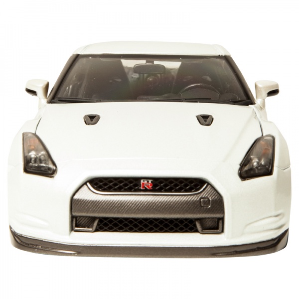 Автомодель Bburago 1:24 Nissan GT-R (в ассортименте)