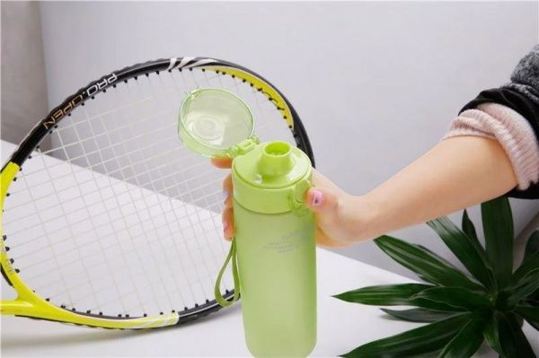 Пляшка для води 650 мл Casno зелений KXN-1157_Green