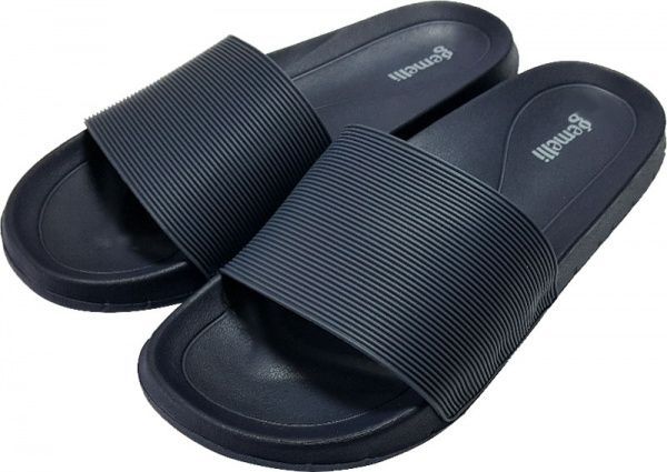 Чоловіче пляжне взуття