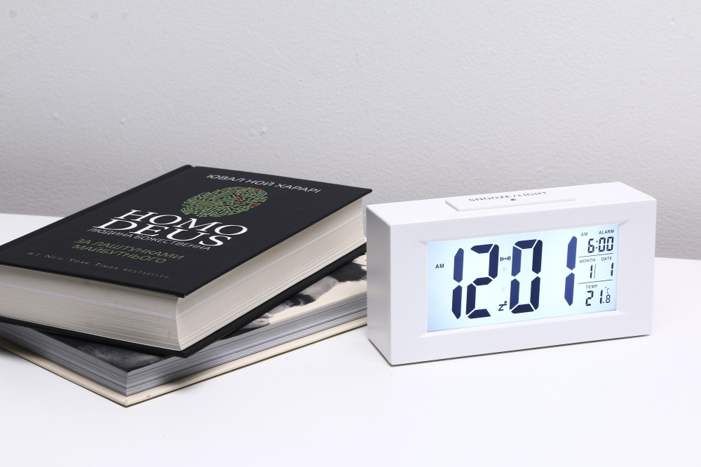 Годинник настільний LCD білий XM820 15.1х7.7х4.5 см