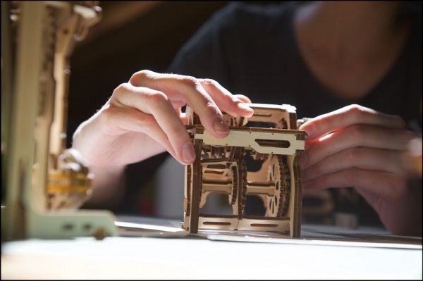 Деревянный 3D-конструктор UGEARS Коробка передач