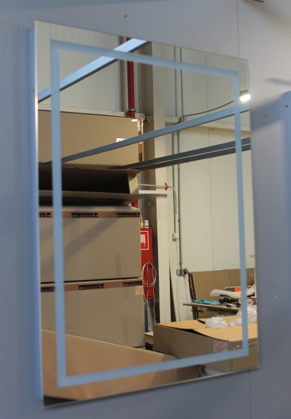 Зеркало со встроенной подсветкой ЮВЕНТА Arizona-60 Квадрат 