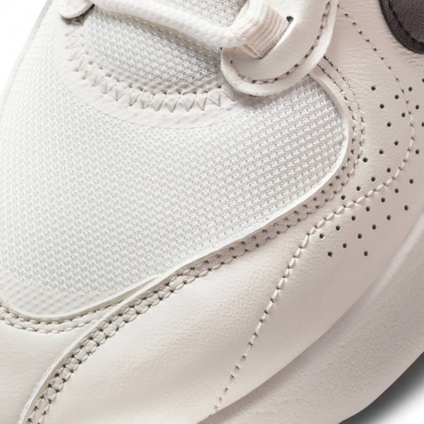 Кросівки Nike Air Max Verona CW7982-100 р.US 8,5 білий