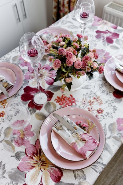 Скатерть Цветок бордо 133x220 см La Nuit 