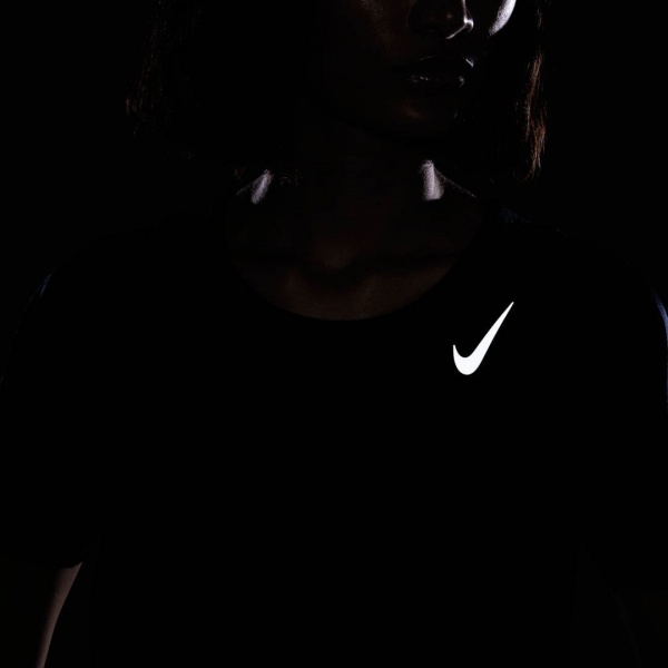 Футболка Nike W NK FAST DF SS TOP DD5927-010 р.M чорний