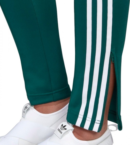 Брюки Adidas SST TP DV2637 р. 40 зеленый