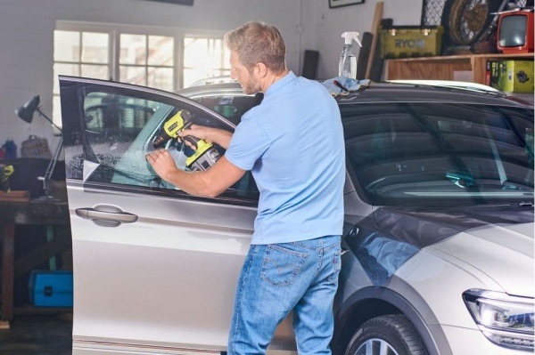 Фен строительный RYOBI ONE+ 18В R18HG-0