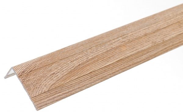 Поріжок П20 КСК Профіль кутовий з отворами 40х20x900 мм модрина 