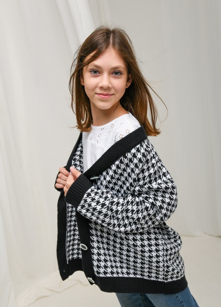 Кардиган для девочки ART KNIT Лапки р.140146 черный 