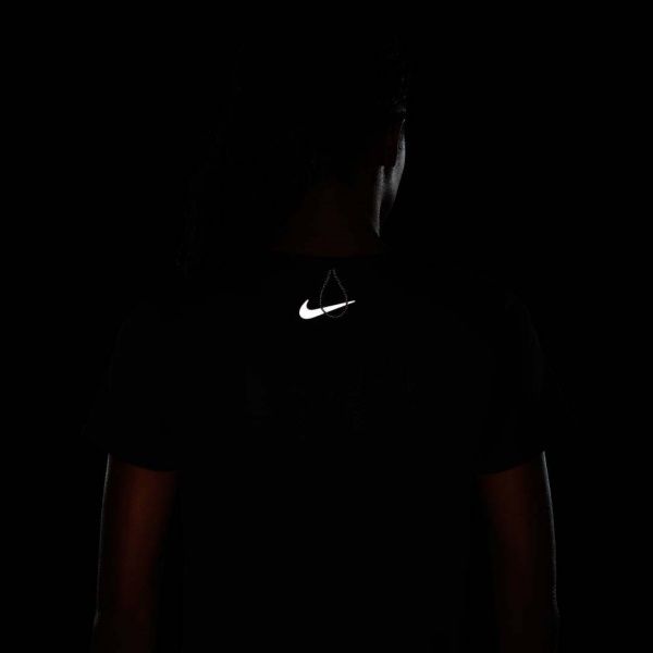 Футболка Nike W NK RUN DVN MILER SS TOP GX DA1246-010 р.M чорний