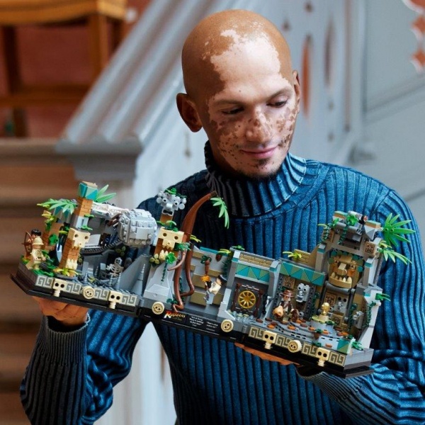 Конструктор LEGO Ideas Храм Золотого Ідола 77015