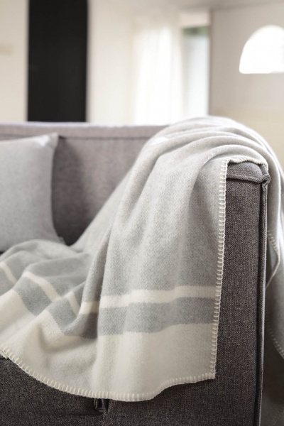 Плед Stripe nature 150x200 см світло-сірий Biederlack 