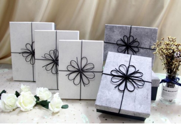 Коробка подарункова UFO a131022 26х19х8 mix