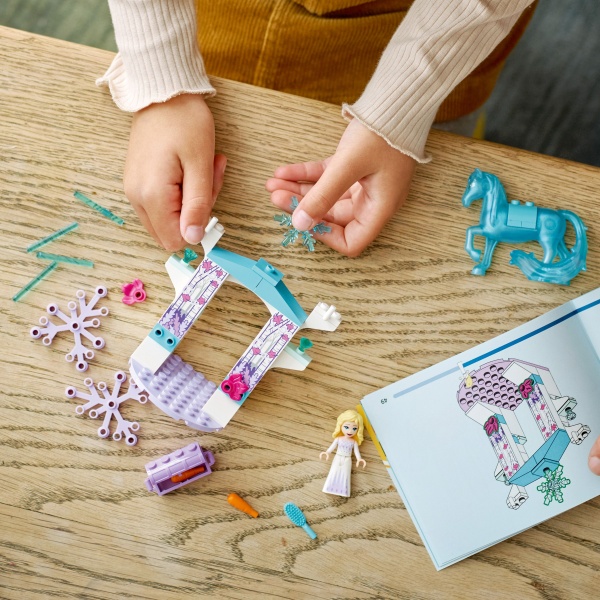 Конструктор LEGO Disney Princess Ледяная конюшня Эльзы и Нокка 43209