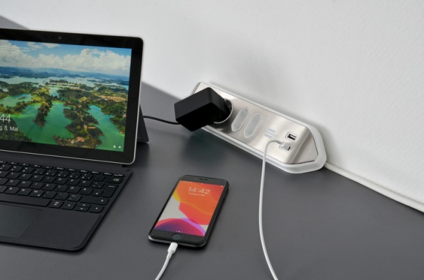 Удлинитель бытовой Brennenstuhl Estilo с USB с заземлением 4 гн. бело-серый 2 м 1153590420 