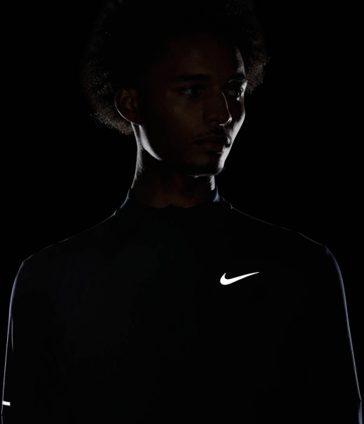 Джемпер Nike M NK DF ELMNT TOP HZ DD4756-010 р.S чорний