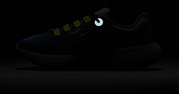 Кросівки Nike React Escape Run CV3817-400 р.US 8 фіолетовий