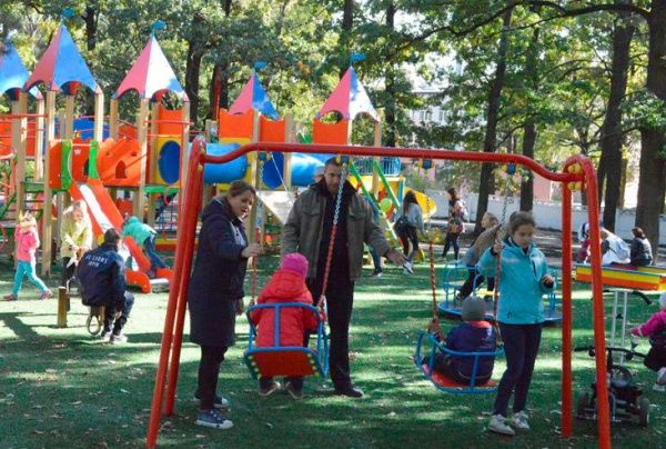 Гойдалка InterAtletika подвійна зі спинкою на ланцюгах ТЕ407М 