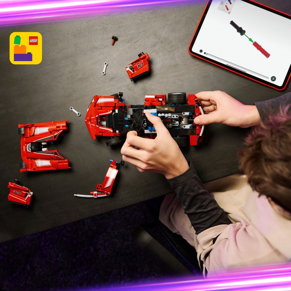 Конструктор LEGO Technic Ferrari FXX K 42212