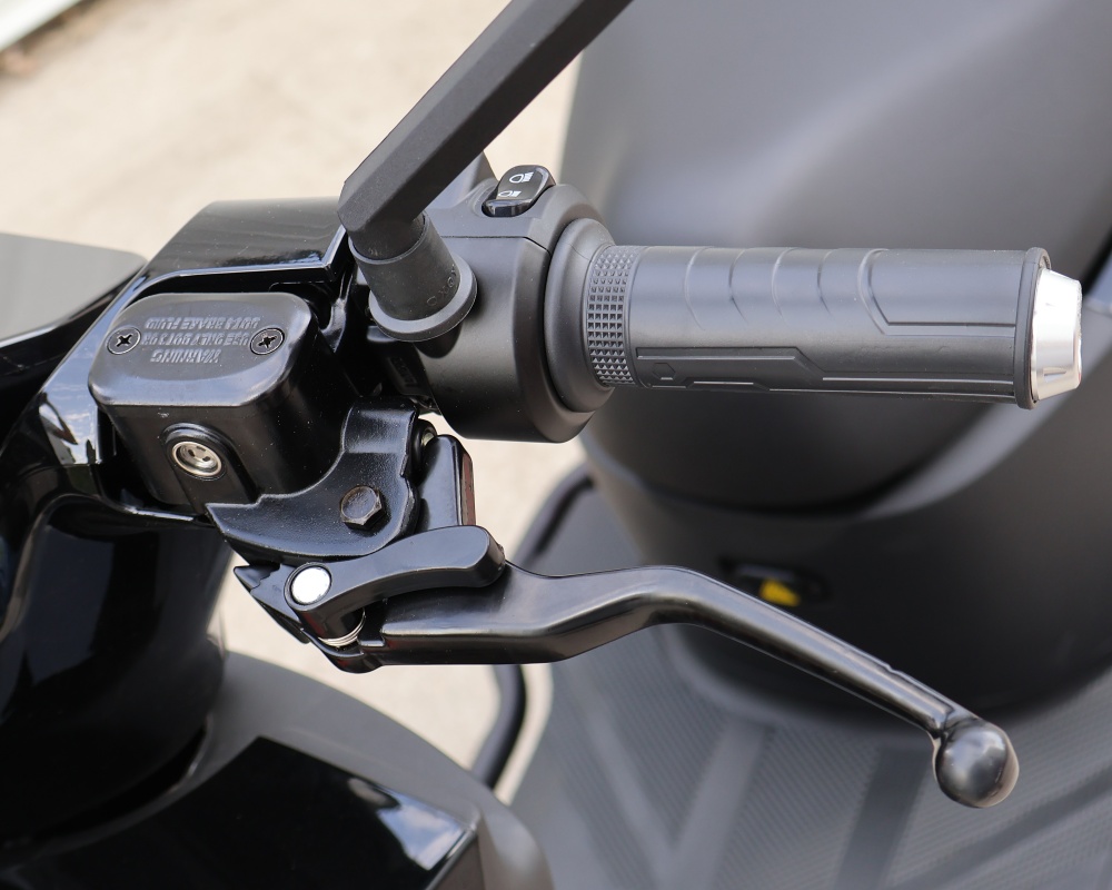 Электроскутер Maxxter ECLIPSE (Black), 2500 Вт