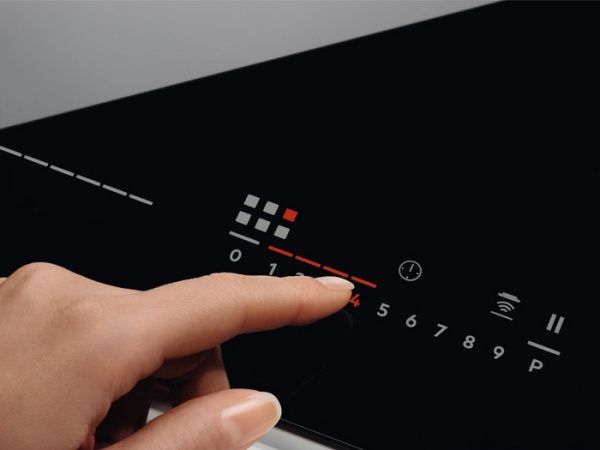 Варильна поверхня Electrolux IPE6474KF