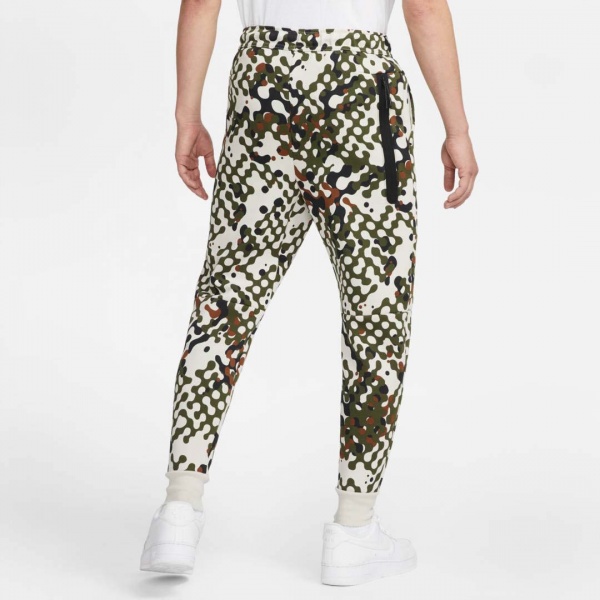 Штани Nike M NSW TCH FLC JGGR REACT DD4692-326 р. L різнокольоровий