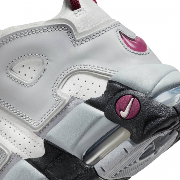 Кросівки Nike W AIR MORE UPTEMPO DV1137-100 р.38,5 сірий