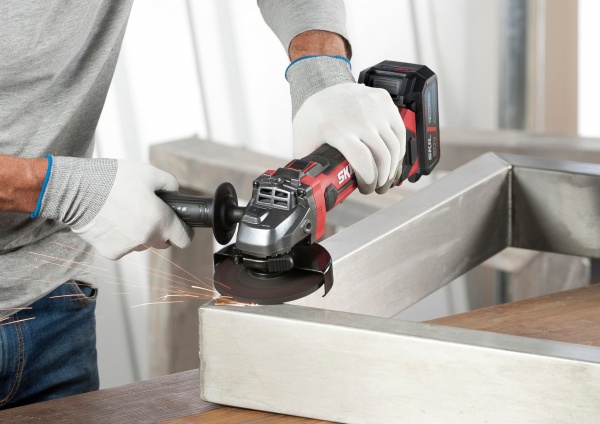 Болгарка (кутова шліфмашина) SKIL AG1E3921CA