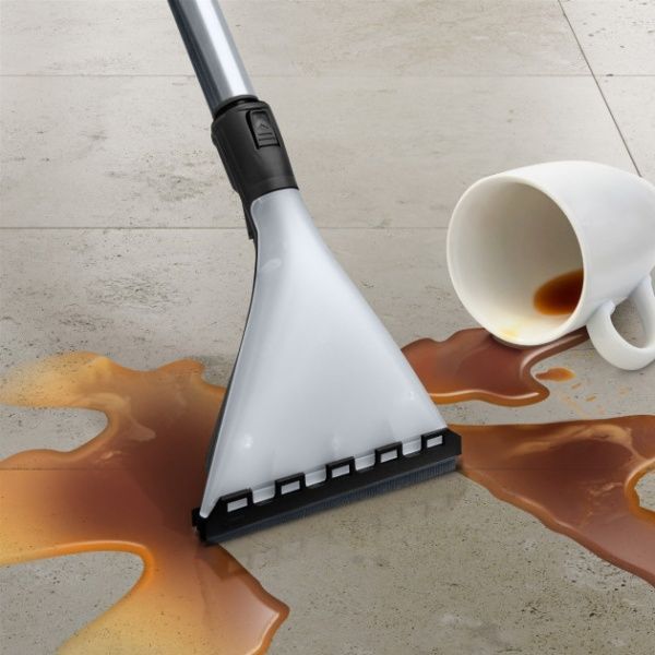 Пылесос моющий Bosch BWD421POW black 