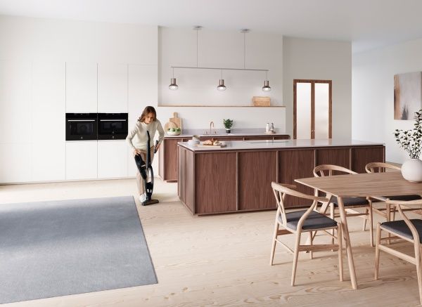 Пылесос аккумуляторный Electrolux WQ61-42GG black 