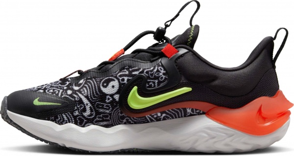 Кросівки Nike RUN FLOW JP DV3106-001 р.39 чорний