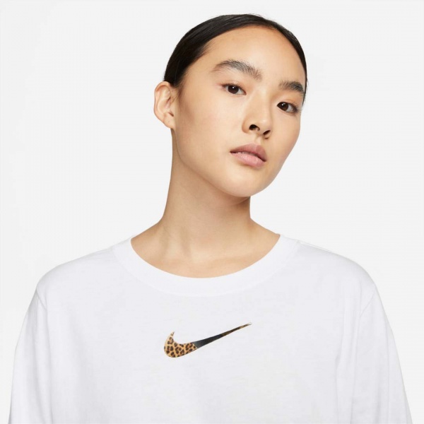 Футболка Nike W NSW TEE LS BOXY PATCH DM2804-100 р.XS білий