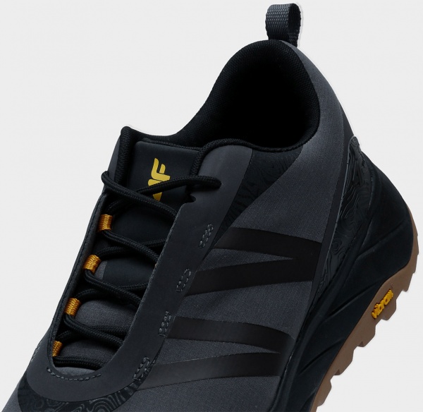 Кроссовки 4F SPORTSHOES M002 4FAW22FSPOM002-20S р.40 черный