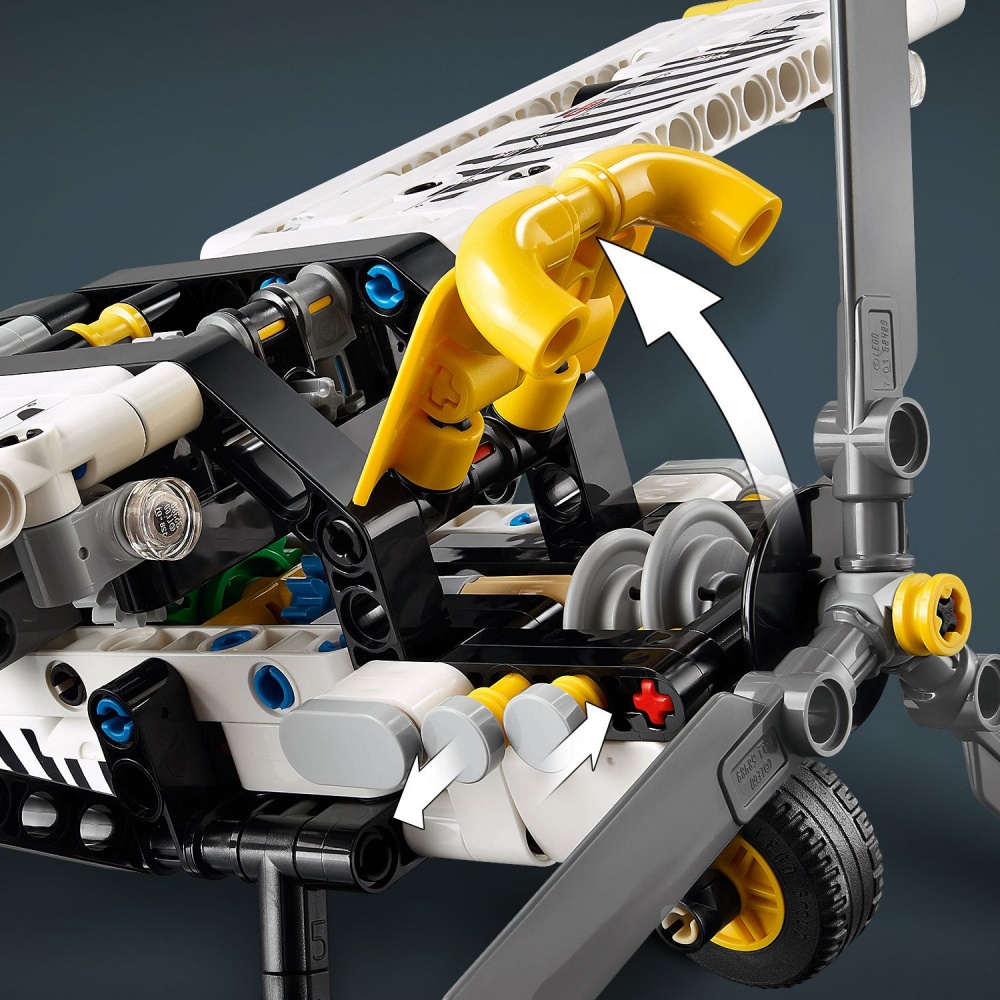 Конструктор LEGO Technic Буш-самолет 42198