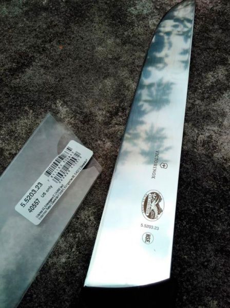 Ніж Victorinox кухонний Fibrox Butcher Vx55203.23