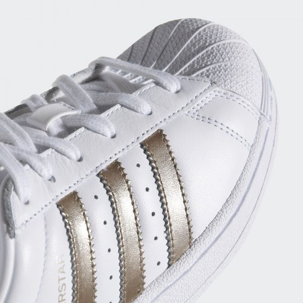 Кроссовки Adidas SUPERSTAR W CG5463 р.7,5 белый