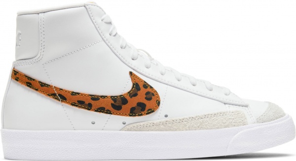 Кросівки Nike Blazer Mid '77 SE DA8736-101 р.US 9 білий