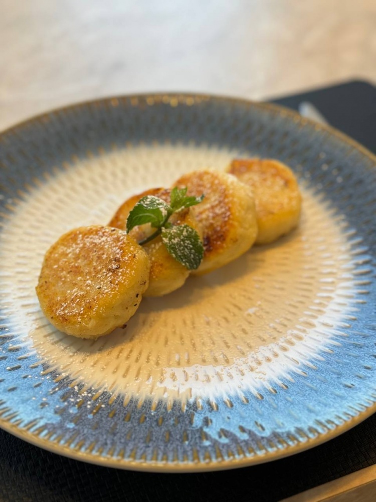 Тарілка обідня Bella Vita Blue Scar 22 см 2 сорт